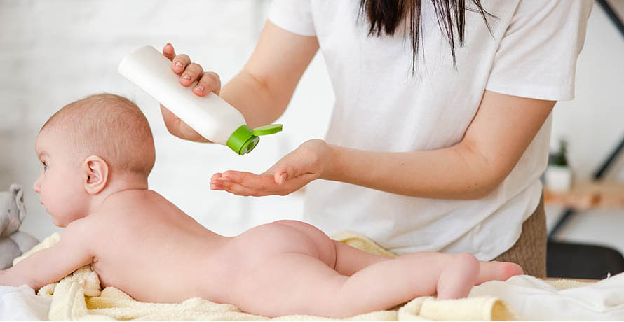 Cum se face masajul nou-nascutului si la ce ajuta